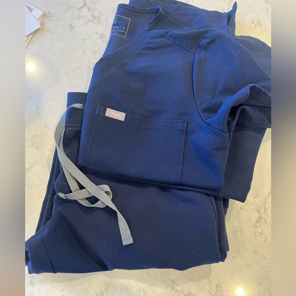 Figs navy blue top and jogger scrub set